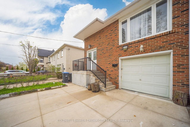 (Upper) B - 17 Hillcrest Avenue