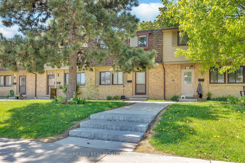 102 - 105 Hansen Rd N, Brampton, L6V 3C9 | Image 2