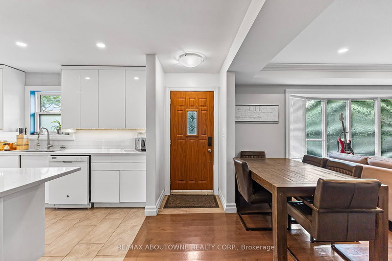 1314 Fisher Ave E, Burlington, L7P 2L6 | Image 3