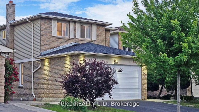 32 Dafoe Cres, Brampton, L6Y 2L2 | Image 2