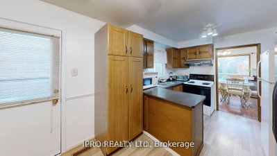 32 Dafoe Crescent — photo 5
