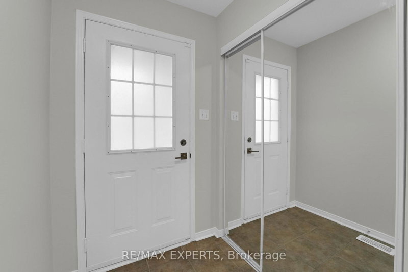 86 Joymar Mississauga,ON L5M 7Z6 — Photo 2