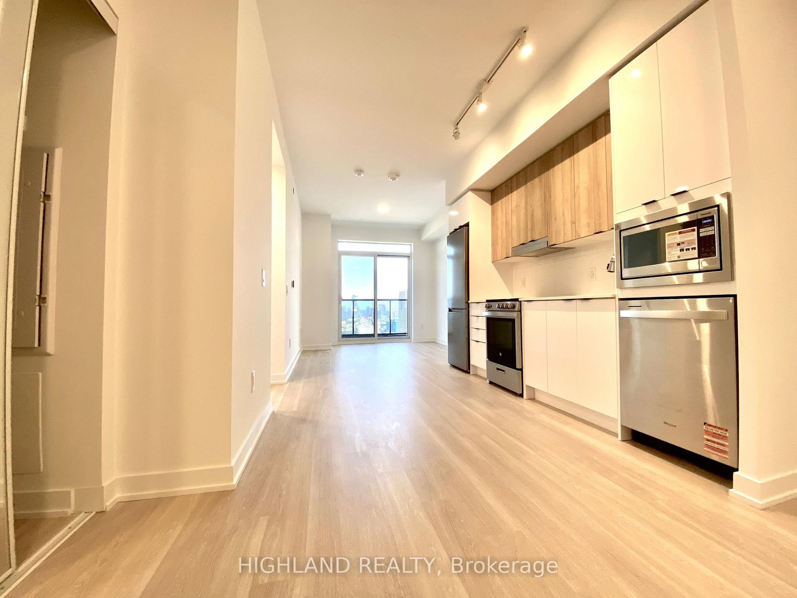 5105 Hurontario Street, Unit 2003 - Photo 4