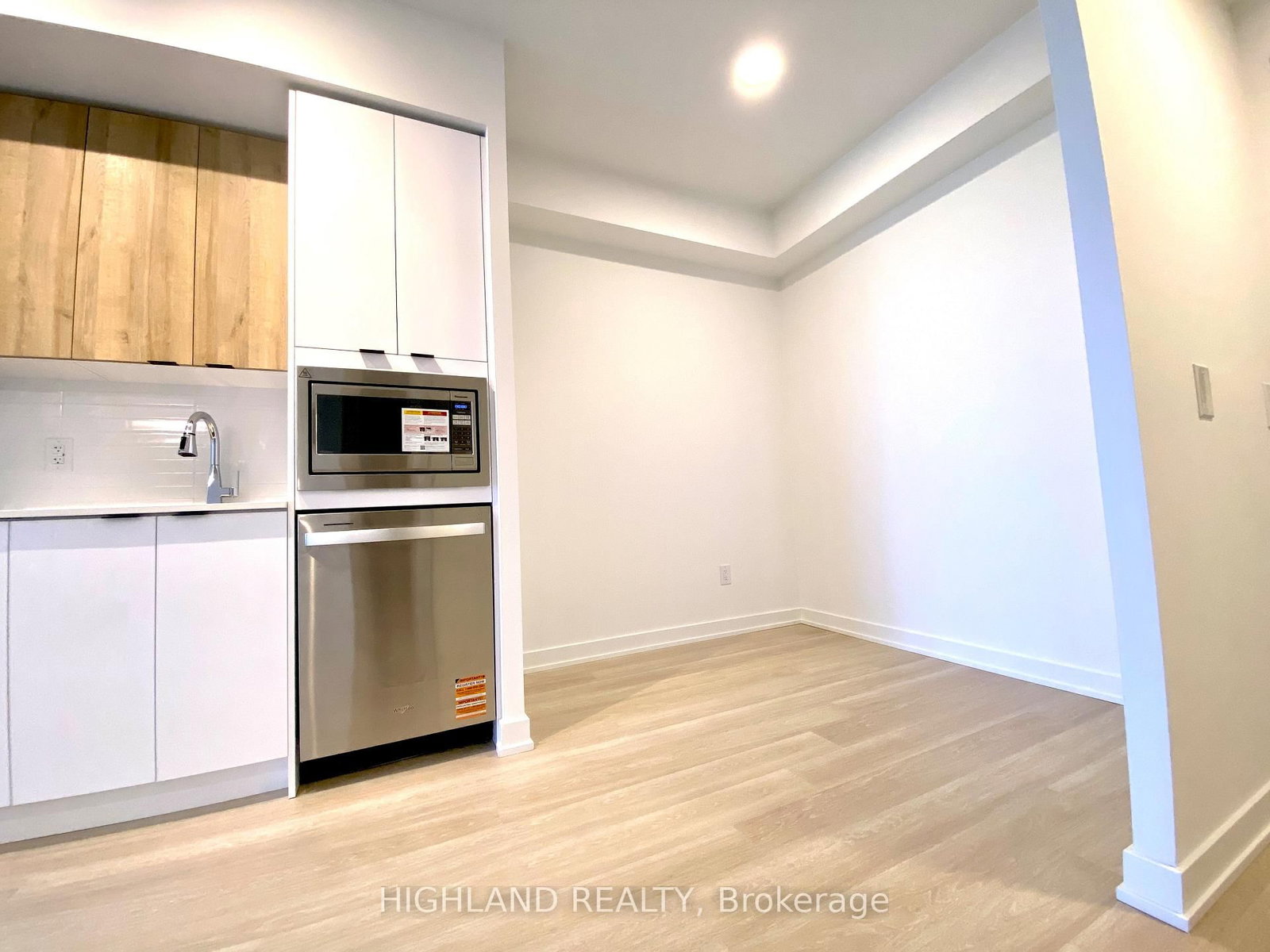 5105 Hurontario Street, Unit 2003 - Photo 5