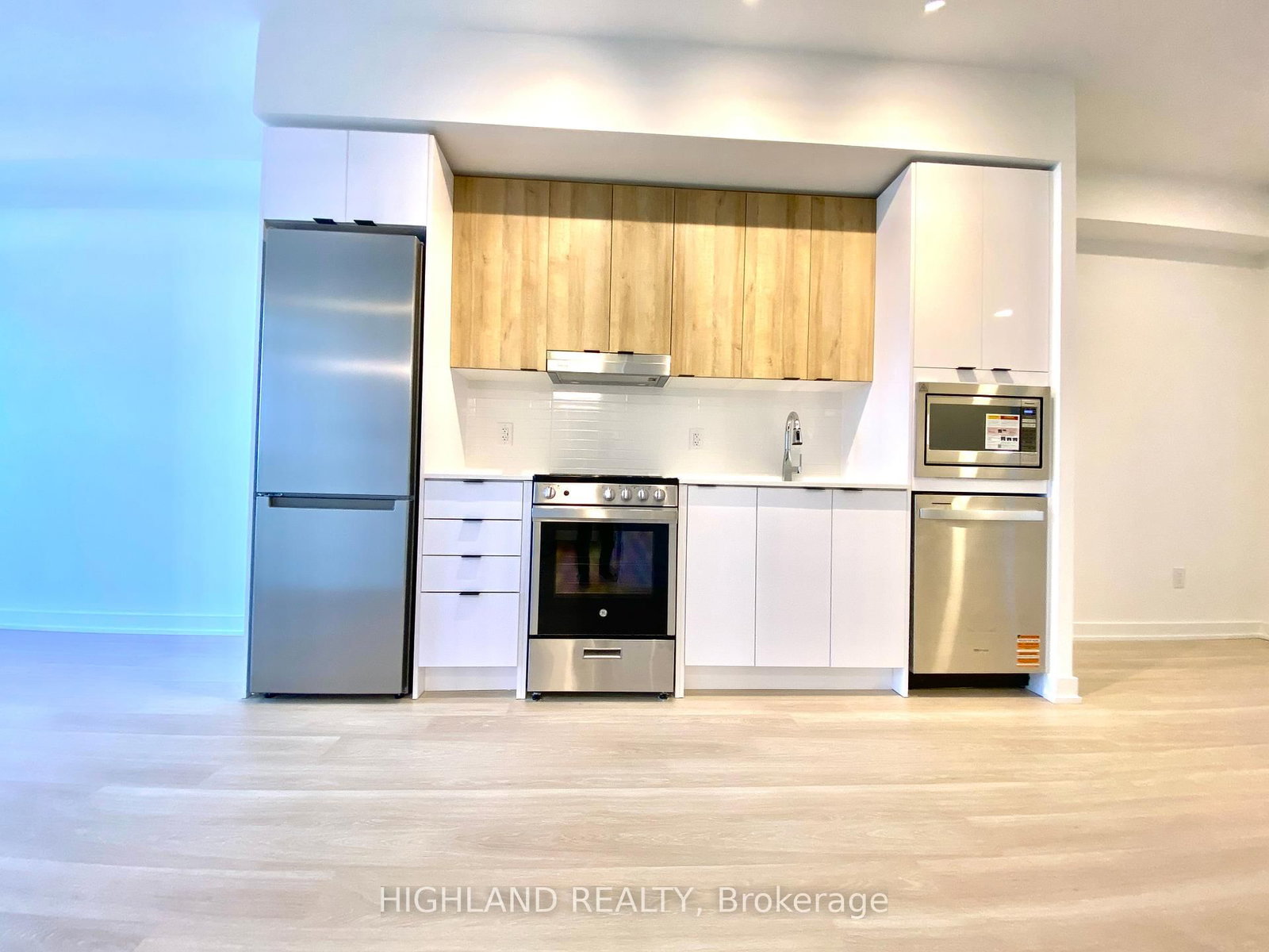 5105 Hurontario Street, Unit 2003 - Photo 6