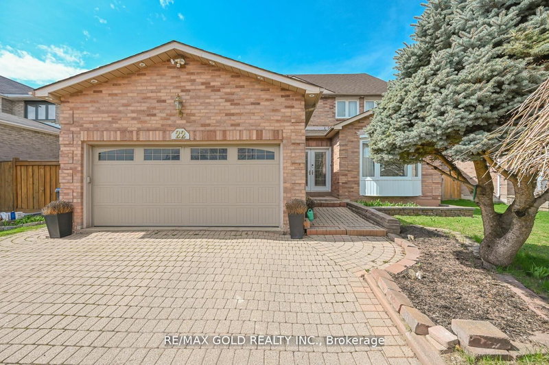 22 Strangway Crt, Brampton, L6Z 4L4 | Image 3