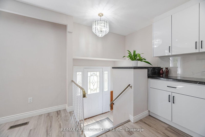 2203 Council Ring Rd, Mississauga, L5L 1B6 | Image 3