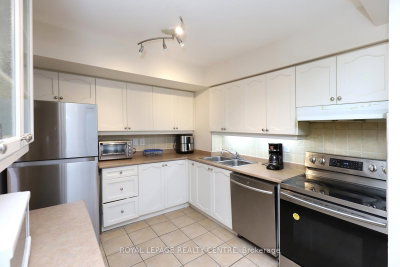 Condo leased at 413-1000 Cedarglen Gate, Mississauga, Ontario, L5C 3Z5 - Erindale - MLS: W12299296
