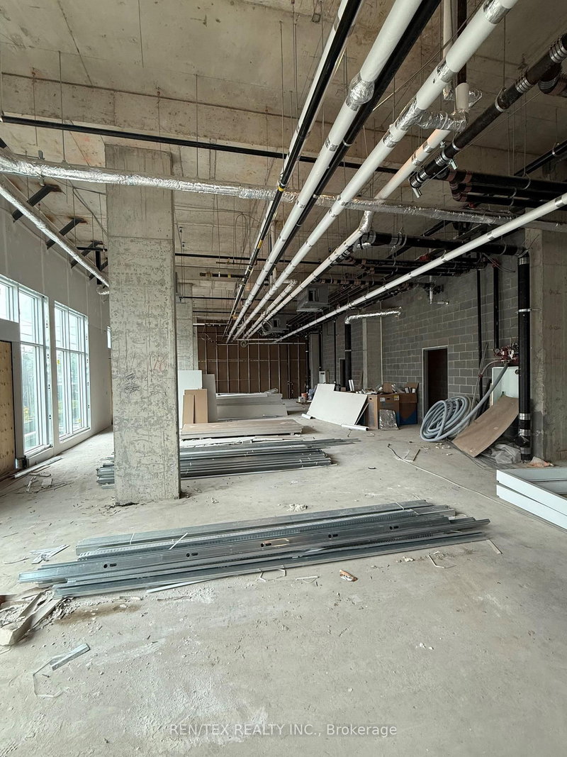 42 - 490 Plains Rd E, Burlington, L7T 2E1 | Image 2