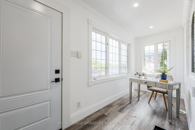 19 Schell Ave, Toronto, M6E 2S7 | Image 2