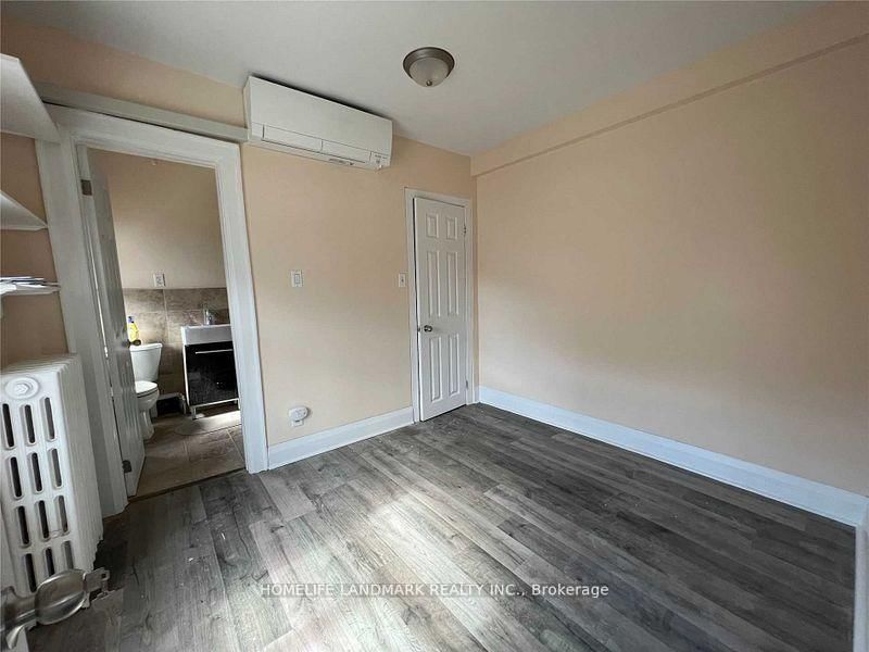 2400 Bloor Street W - Photo 16