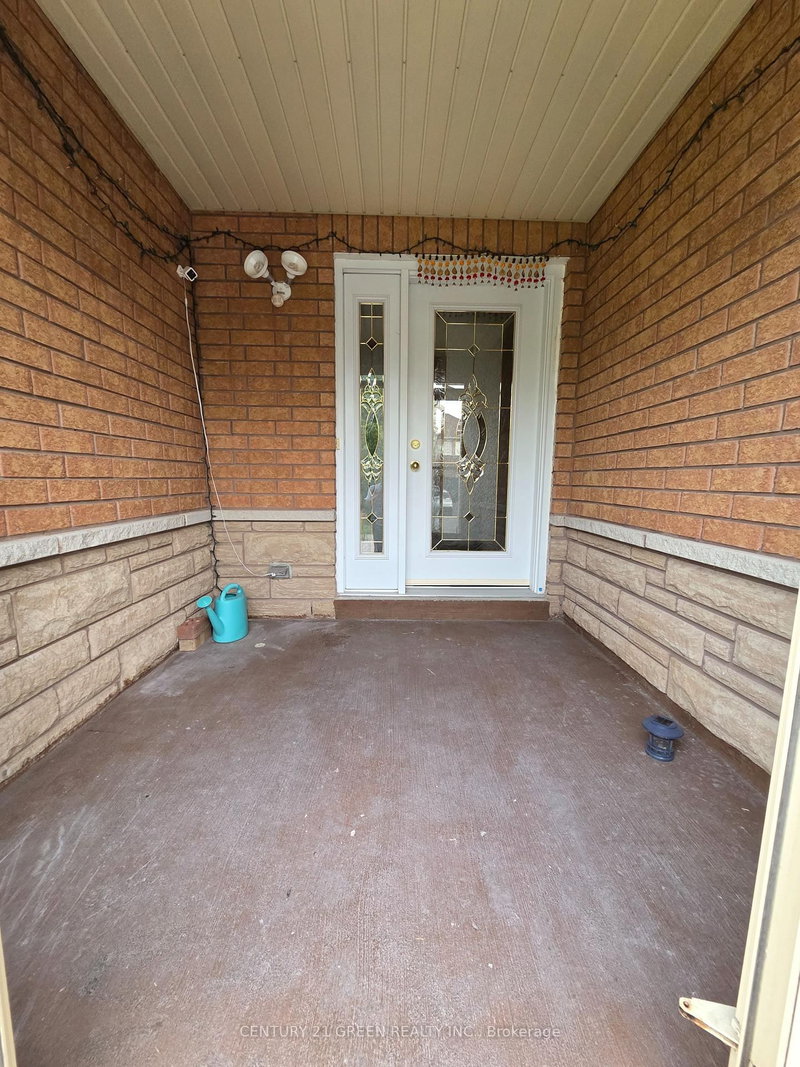 7314 Cork Tree Row, Mississauga, L5N 8N9 | Image 3