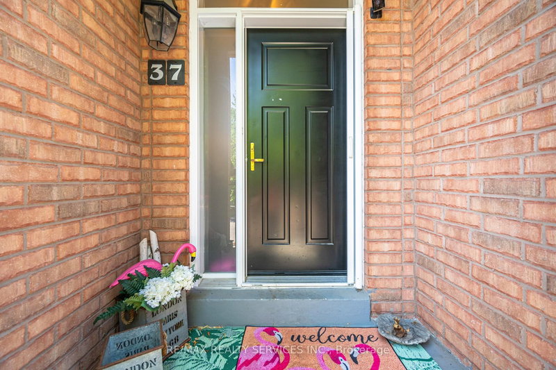 37 - 170 Havelock Dr, Brampton, L6W 4T3 | Image 3
