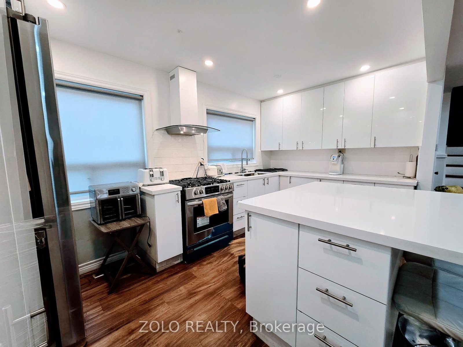 Listing Image 3