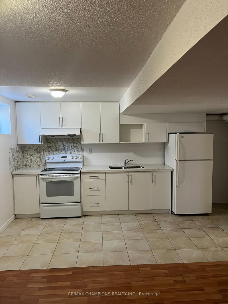 45 Iceberg Tr, Brampton, L6R 0J7 | Image 3