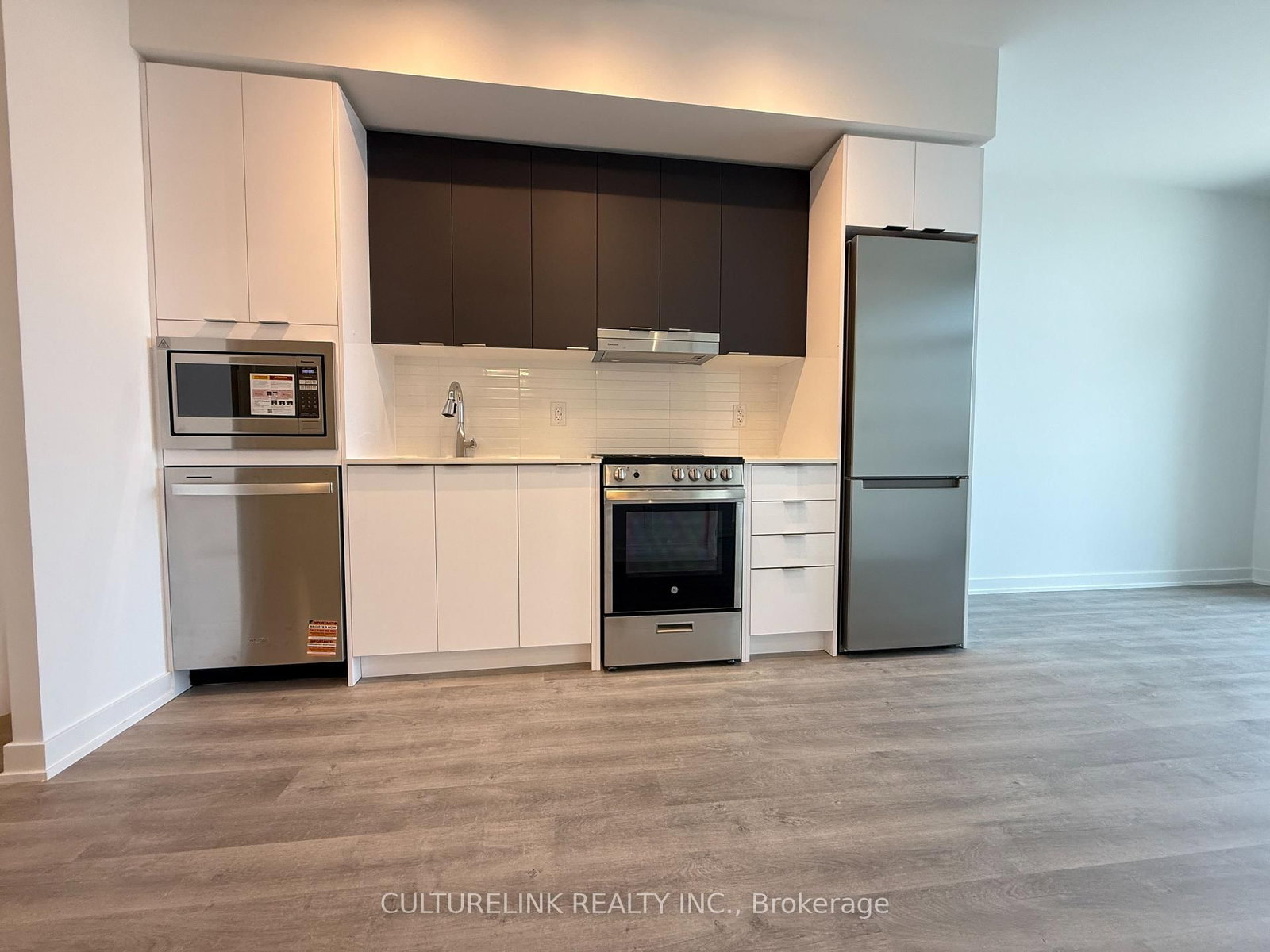 5105 Hurontario Street, Unit 1604 - Photo 6