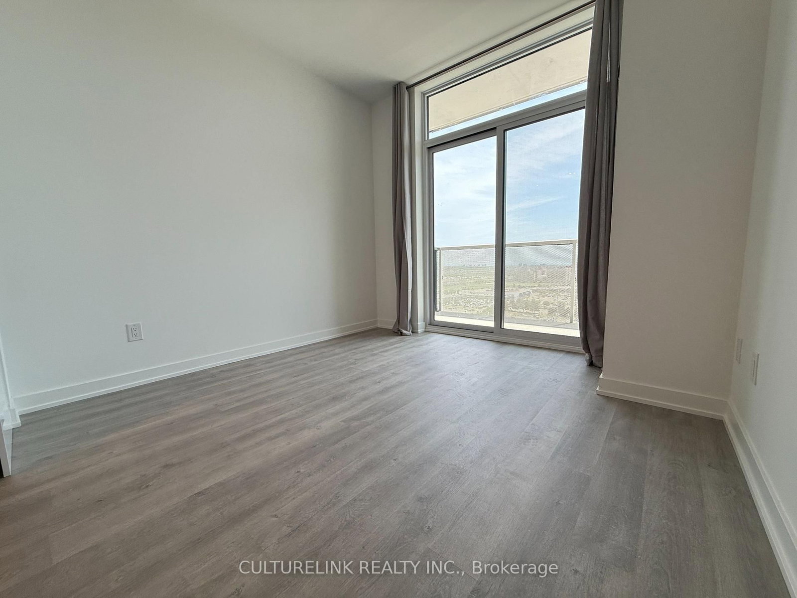 5105 Hurontario Street, Unit 1604 - Photo 7