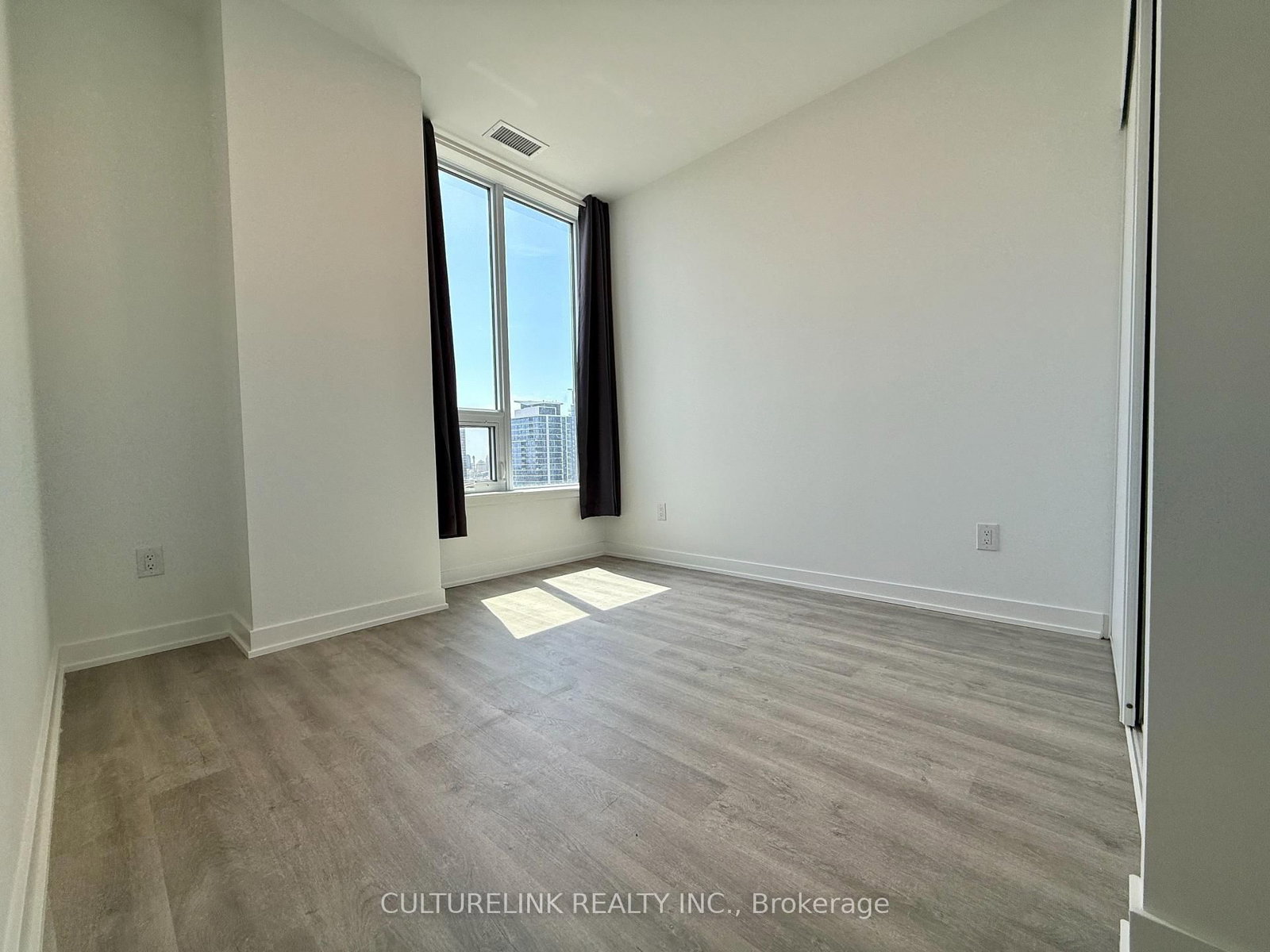 5105 Hurontario Street, Unit 1604 - Photo 9