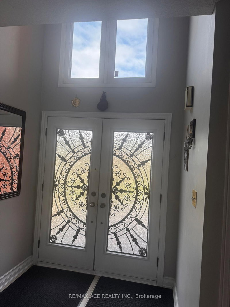 26 Brownridge Crt N, Brampton, L6W 4L4 | Image 2