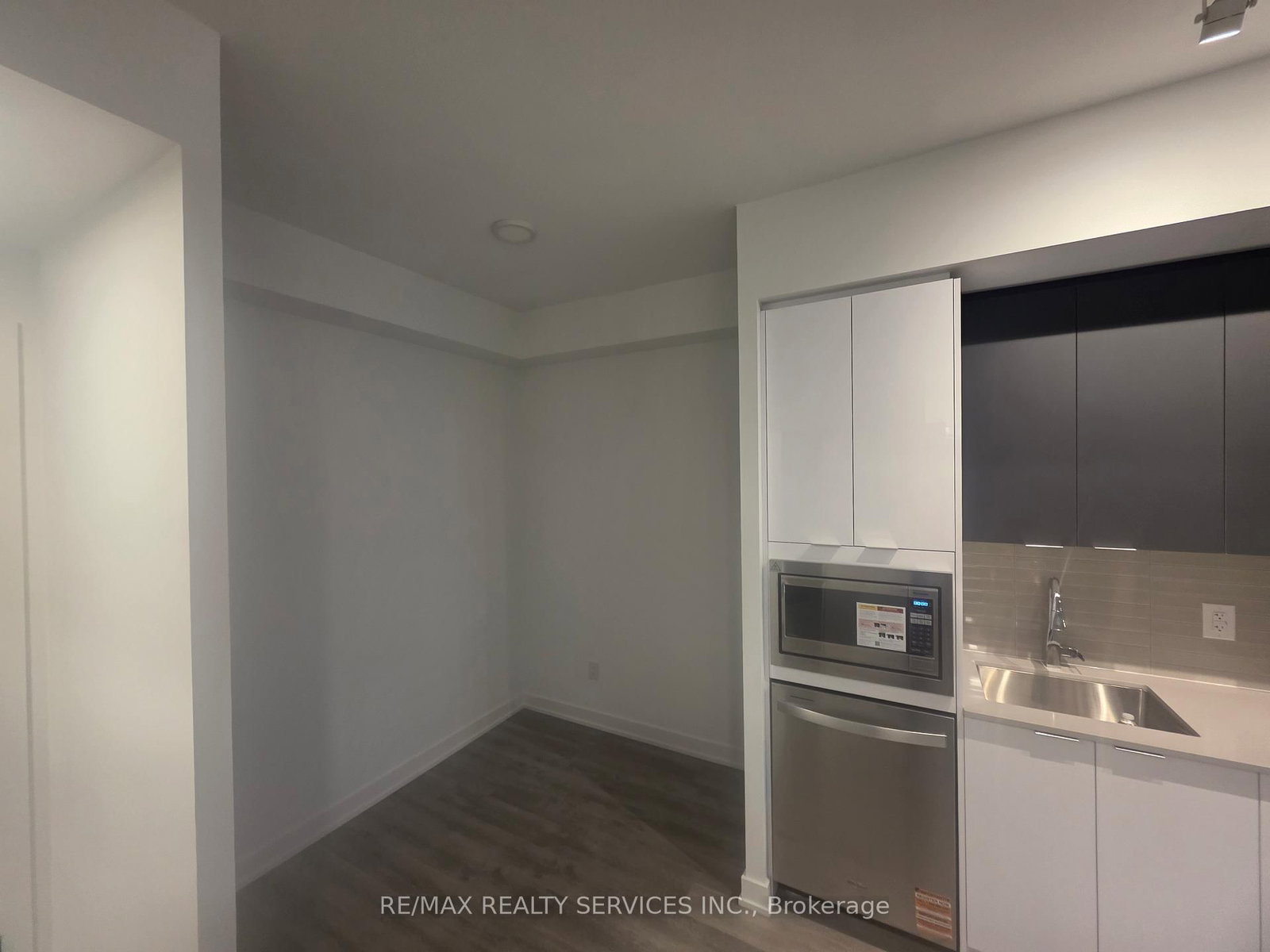 5105 Hurontario Street, Unit 1504 - Photo 4