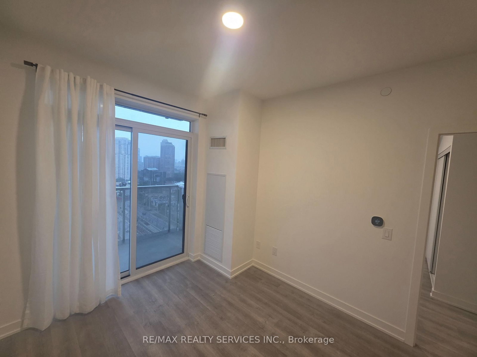 5105 Hurontario Street, Unit 1504 - Photo 9