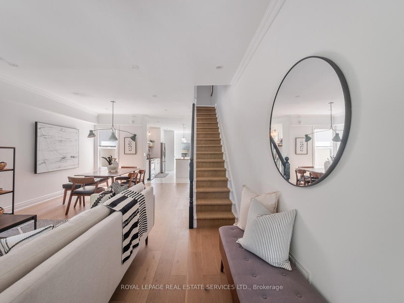 15 Melville Ave, Toronto, M6G 1Y1 | Image 3