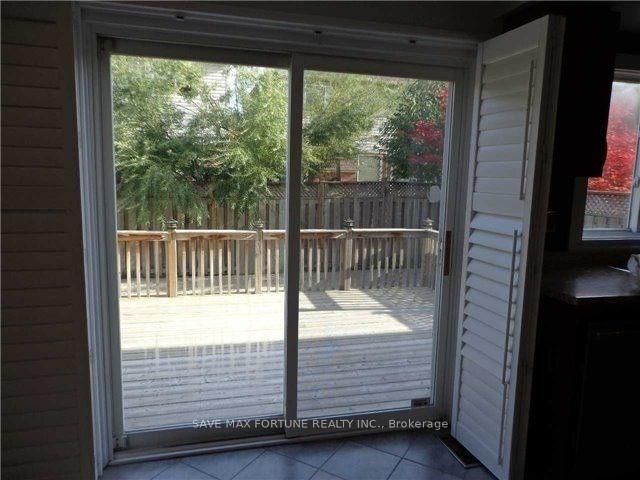 19 Wetmeadow Dr, Brampton, L7A 2T6 | Image 2