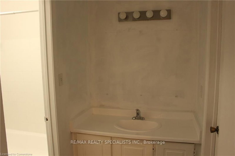 2701 Aquitaine Mississauga,ON L5N 2H7 — Photo 9