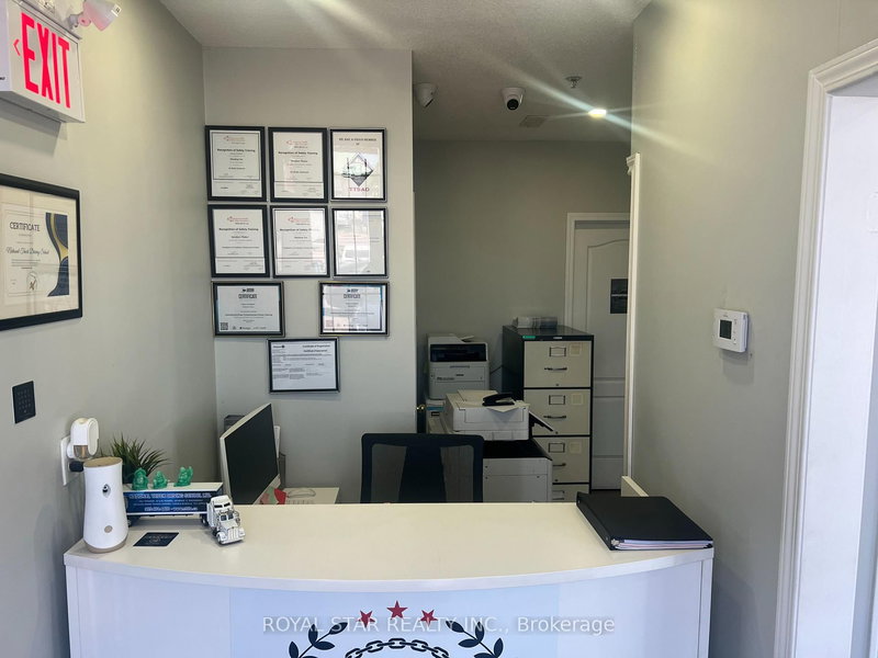 15 - 2565 Steeles Ave E, Brampton, L6T 4L6 | Image 3