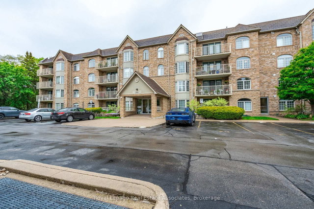B208 - 216 Plains Road W