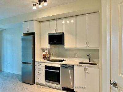 Unit 1706 — 38 Annie Craig Drive — photo 5