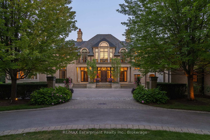 2054 Lakeshore Rd E, Oakville, L6J 1M3 | Image 2