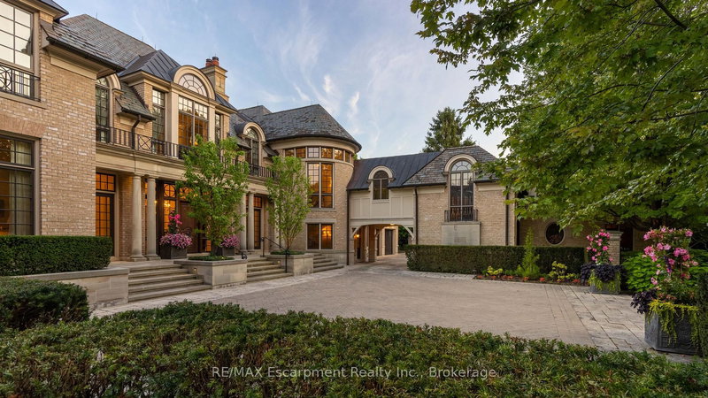 2054 Lakeshore Rd E, Oakville, L6J 1M3 | Image 3