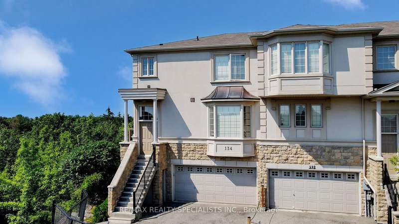 134 Rolling Hills Lane, Caledon, L7E 4E1 | Image 3