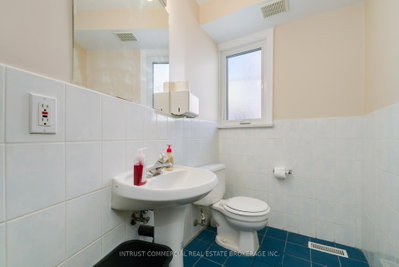 586 Browns Line — photo 6