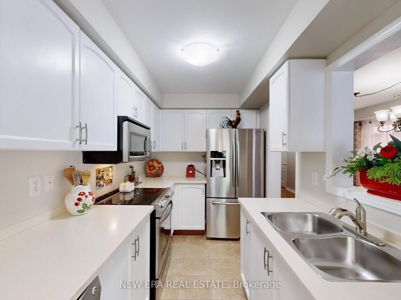 16 - 7360 Zinnia Pl, Mississauga, L5W 2A1 | Image 3