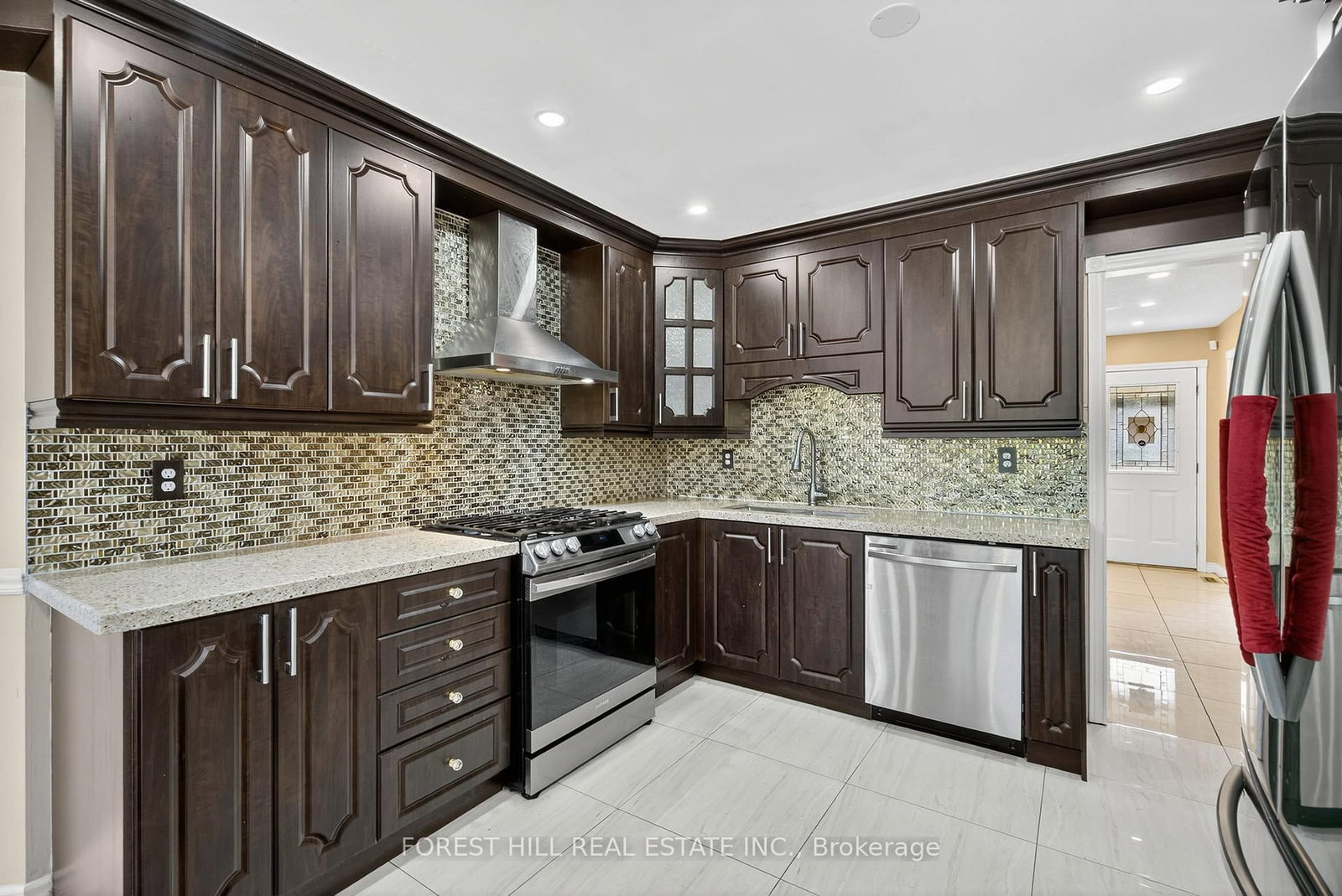 Detached House sold at 1345 Sir David Drive, Oakville, Ontario, L6J 6V5 - Clearview - MLS: W12325563