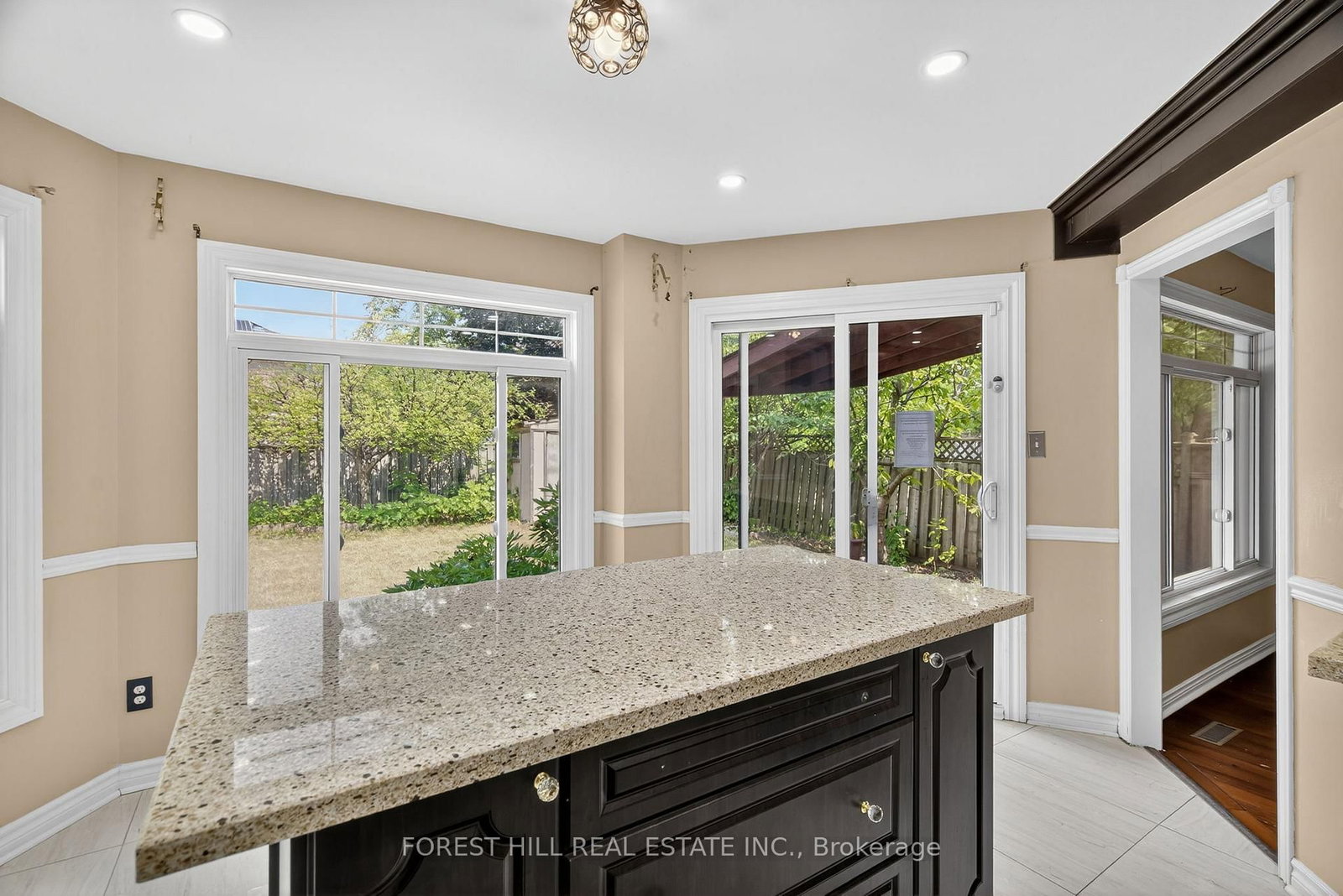 Detached House sold at 1345 Sir David Drive, Oakville, Ontario, L6J 6V5 - Clearview - MLS: W12325563