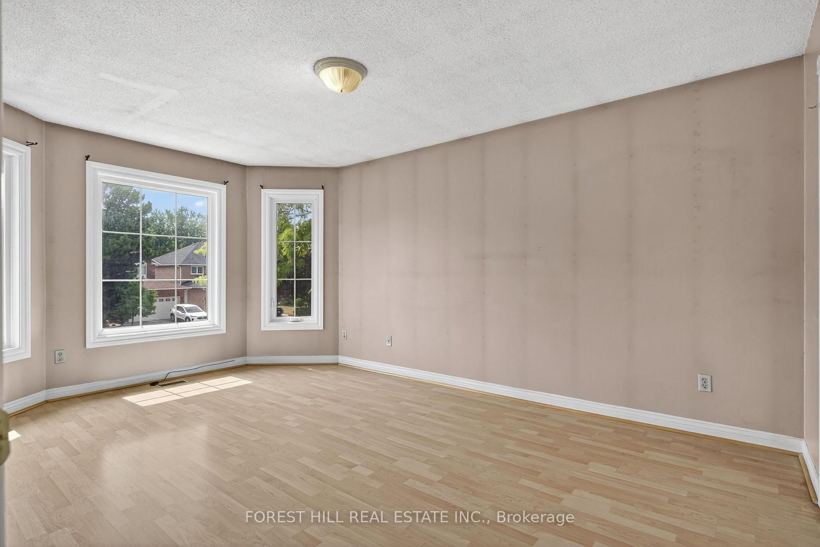 Detached House sold at 1345 Sir David Drive, Oakville, Ontario, L6J 6V5 - Clearview - MLS: W12325563