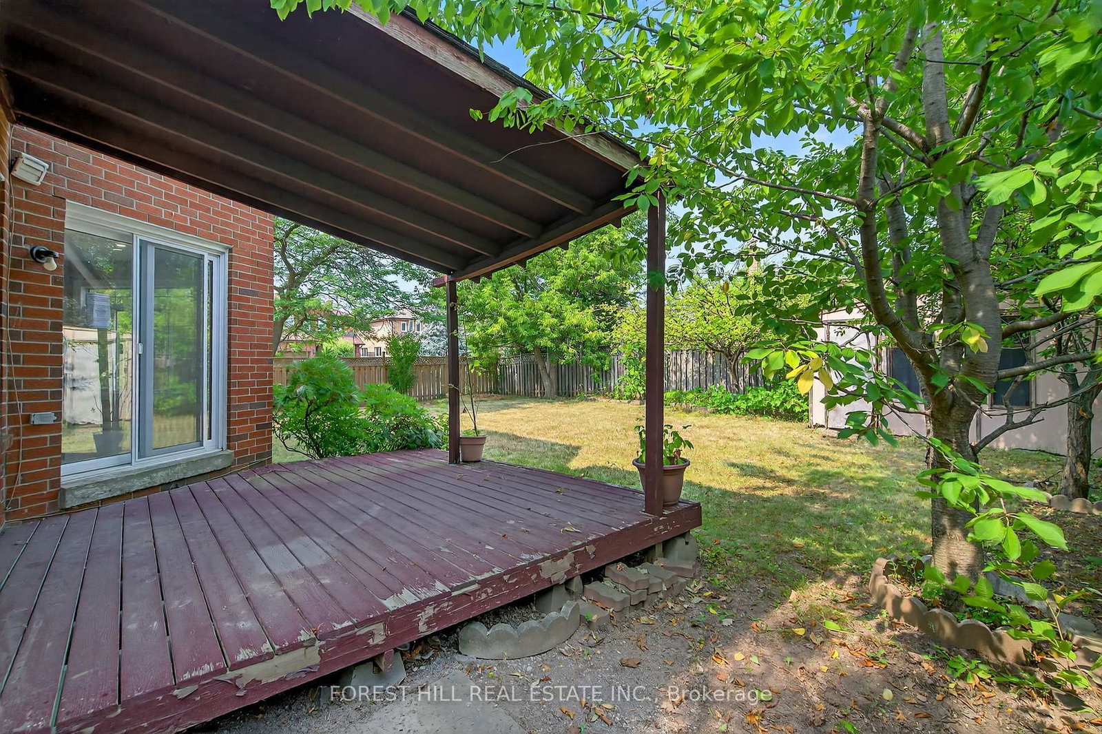 Detached House sold at 1345 Sir David Drive, Oakville, Ontario, L6J 6V5 - Clearview - MLS: W12325563