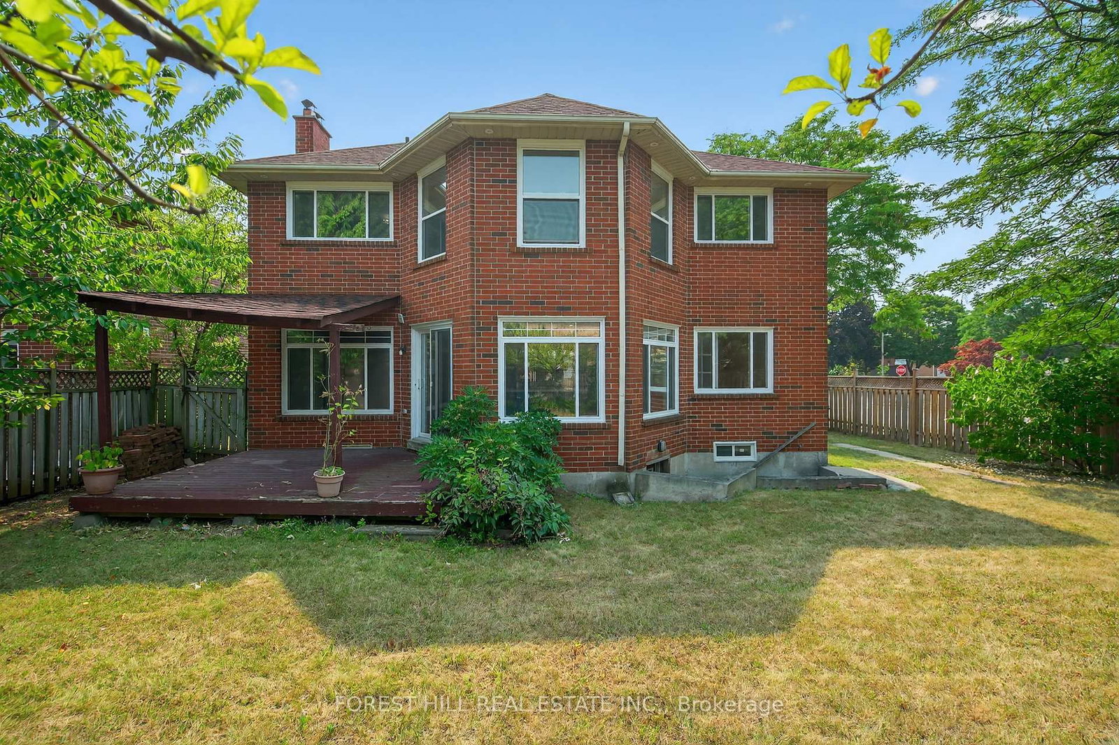 Detached House sold at 1345 Sir David Drive, Oakville, Ontario, L6J 6V5 - Clearview - MLS: W12325563