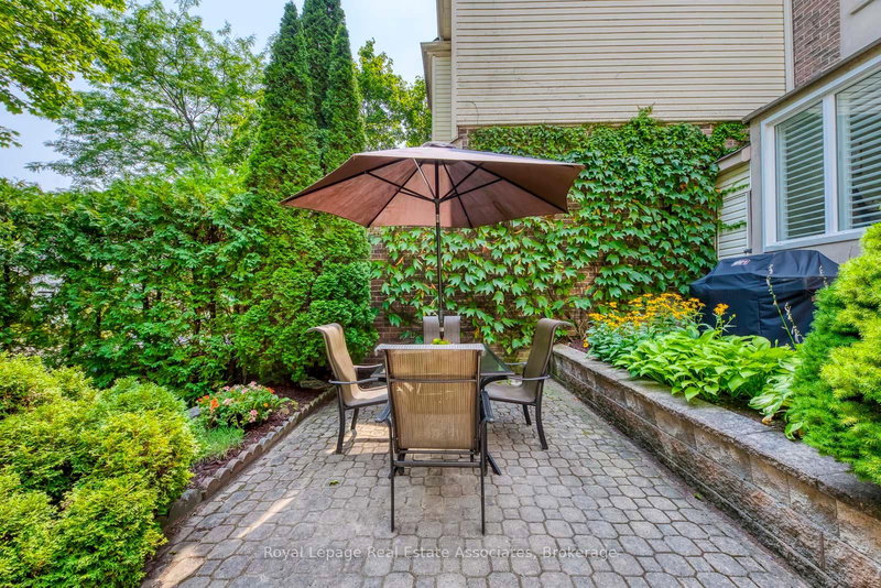 1192 Kos Blvd, Mississauga, L5J 4L7 | Image 2