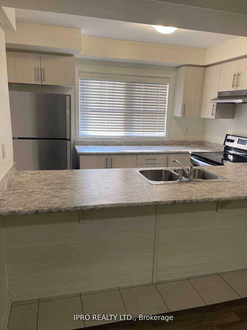 114 Frost Crt, Milton, L9E 1G4 | Image 3