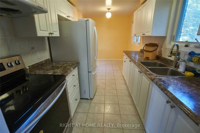 upper level - 877 Thistle Down Circle