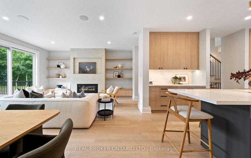 94 Prince Edward Dr S, Toronto, M8Y 3V7 | Image 2