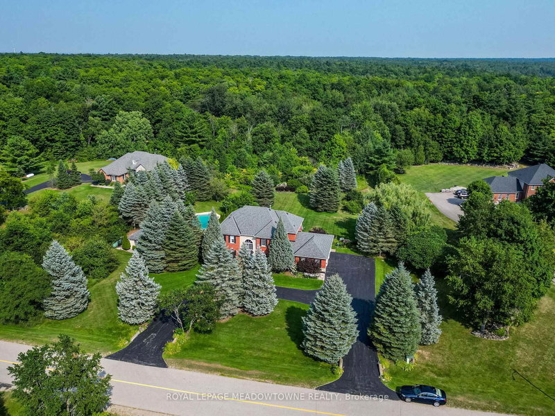 8 Deer Run Cres, Halton Hills, L7J 2L7 | Image 2