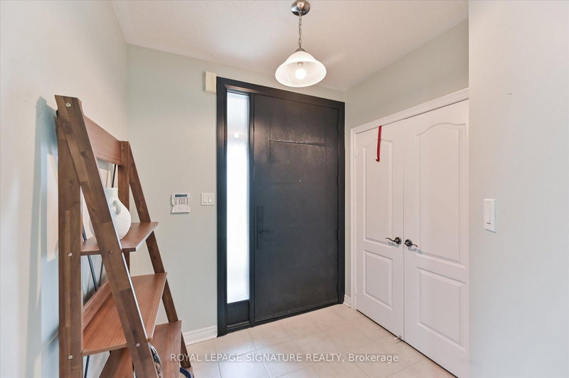 5 Thornbush Blvd, Brampton, L7A 3X9 | Image 3