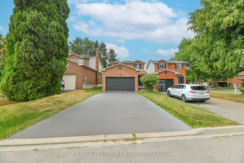 4 Lawnview Crt, Brampton, L7G 1T4 | Image 2