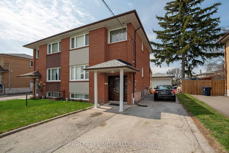 76 Habitant Dr, Toronto, M9M 2P2 | Image 2