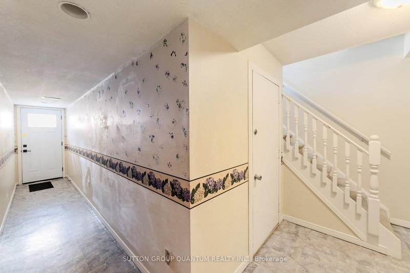 101 - 895 Maple Ave, Burlington, L7S 2H7 | Image 2